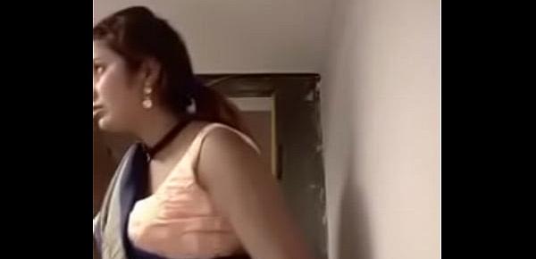  Swathi naidu removing saree